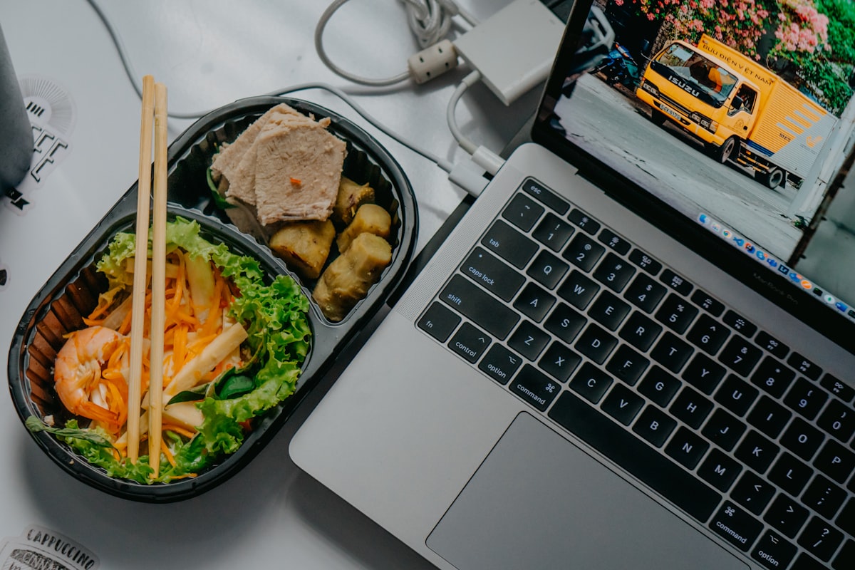 Nutritionmanflow team working on health content
